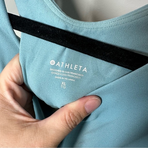 Athleta Conscious Crop Tank Top In Cornflower Tea Blue D-DD Cup - Picture 3 of 4